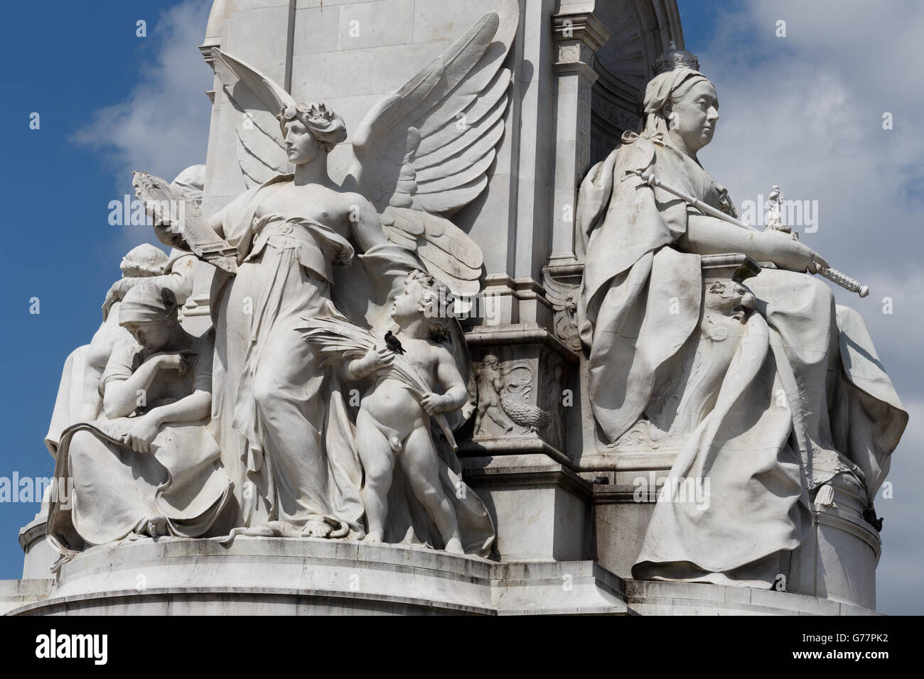 The Victoria Memorial monument, London Stock Photo Alamy