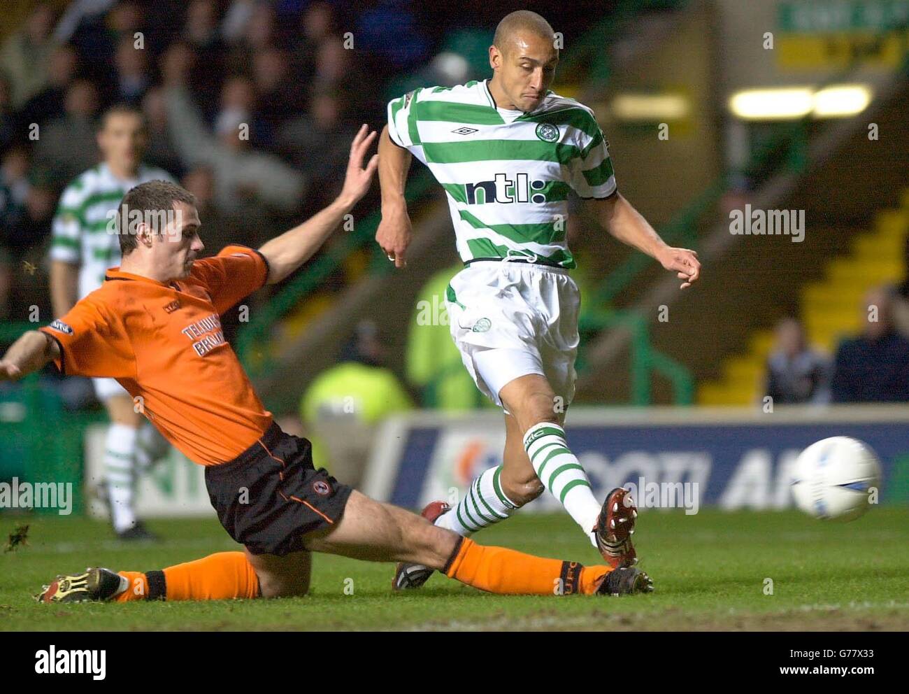 Celtic v dundee utd larsson hi-res stock photography and images