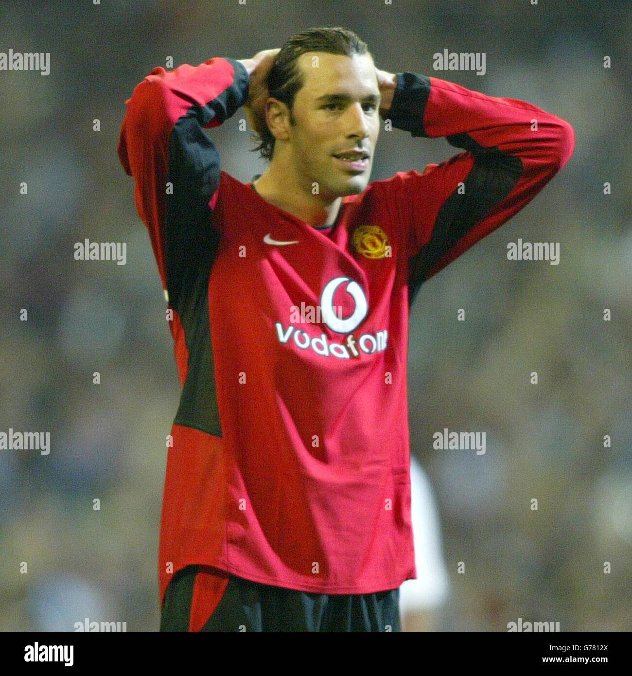 Real madrid 2 2 2003 hi res stock photography and images Alamy Real madrid 2 2 2003 hi res stock photography and images Alamy