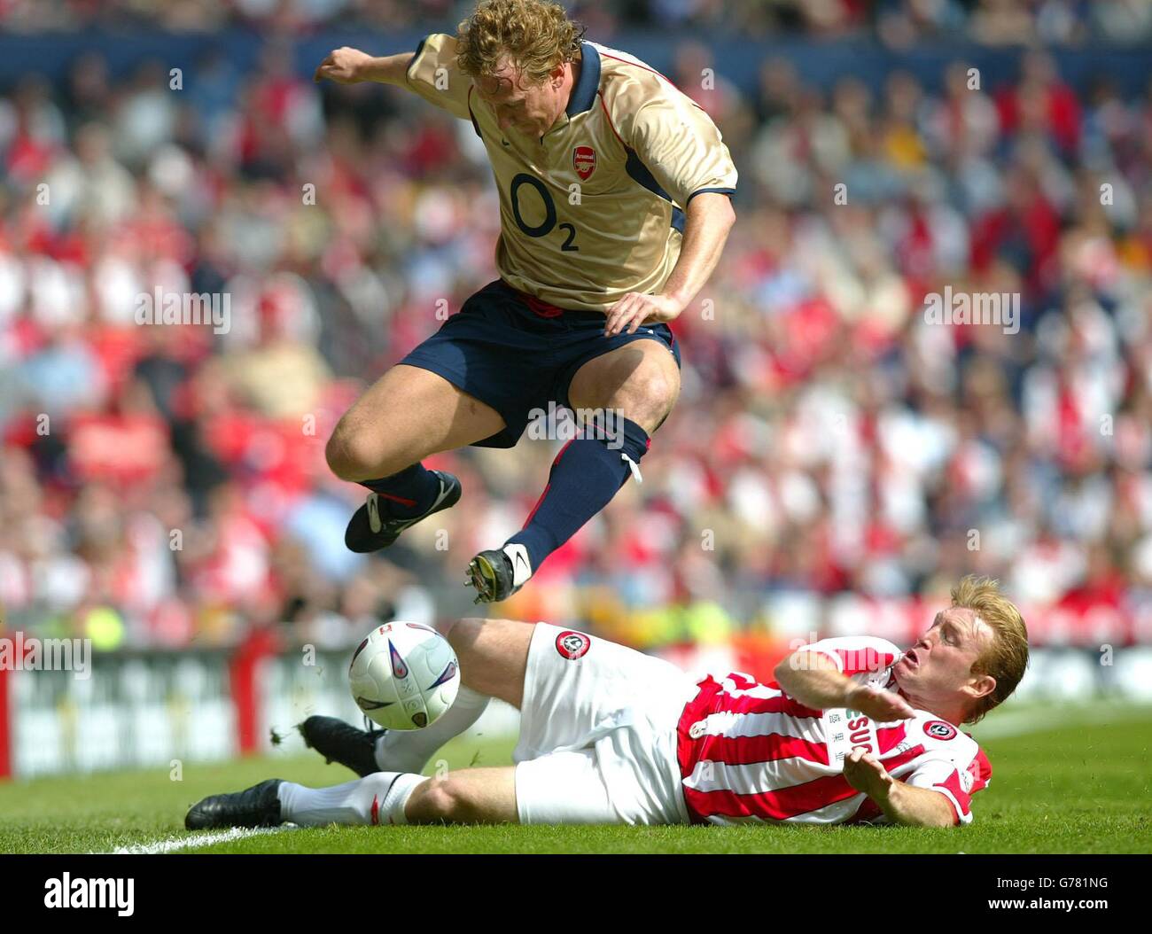 Football arsenals ray parlour hi-res stock photography and images - Alamy