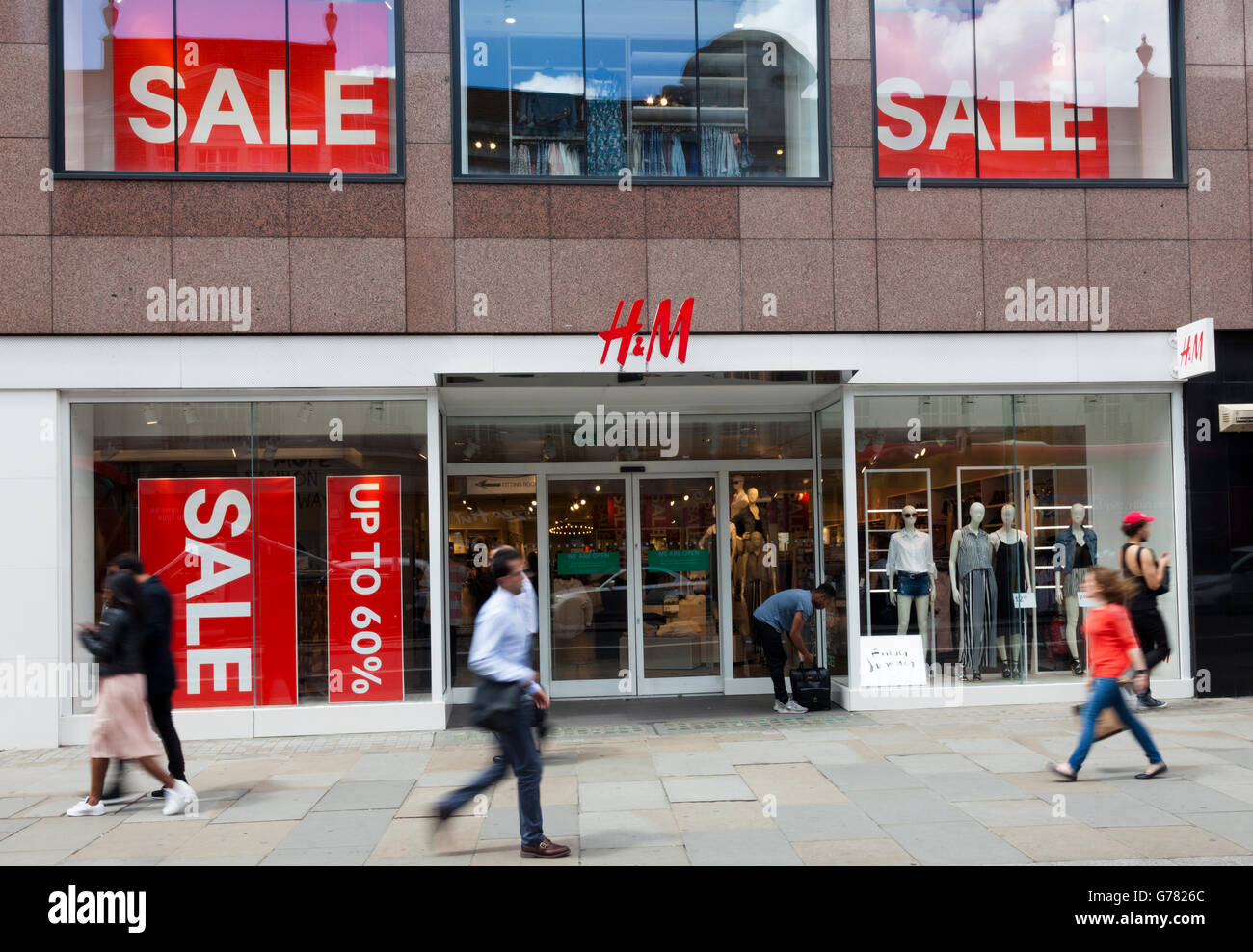 H & m h&m hi-res stock photography and images - Page 2 - Alamy