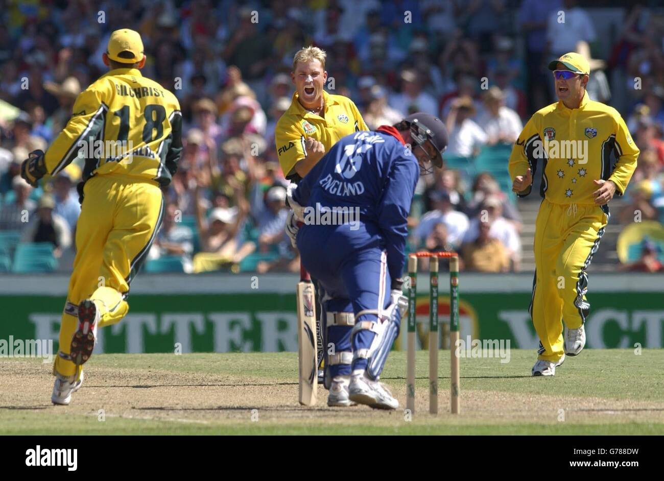 VB Triangular Series Australia v England Stock Photo - Alamy