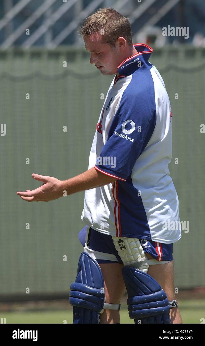 FOR . NO COMMERCIAL USE. England's Ian Blackwell walks out of the net with an injured index finger on his left hand, during practice at the WACA Cricket Ground, Perth, Australia. Stock Photo