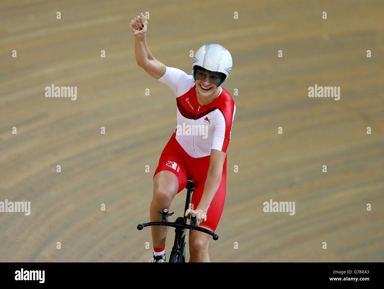 England's Joanna Rowsell celebrates her Gold medal in the Women's 3000m ...
