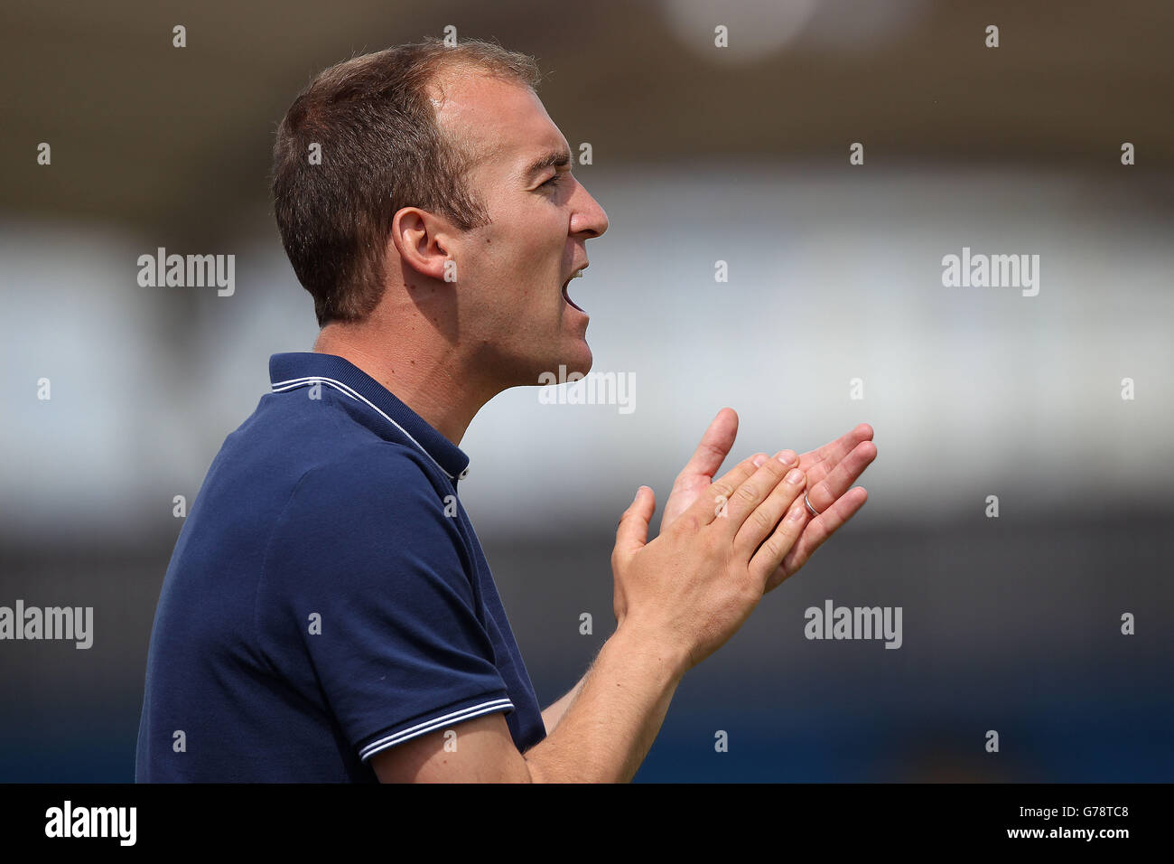 Manchester City Women's manager Nick Cushing shouts on his team during the win over Liverpool Ladies' Stock Photo