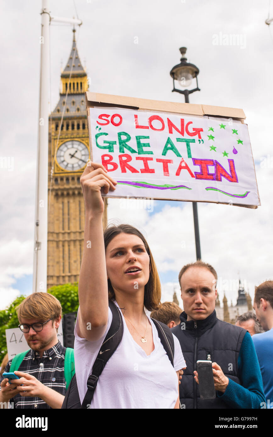 Westminster, London, UK. 25th June, 2016. Young female pro-remain protester carrying poster saying 'So long Great BritaIN' as part of protests against Brexit in front of the House of Parliament in London, UK. Nicola Ferrari /Alamy Live News Stock Photo