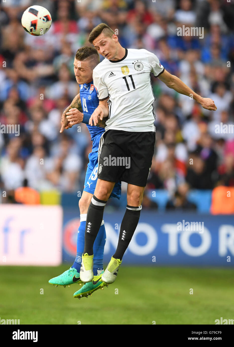 Why Did Draxler Play With Crutches?