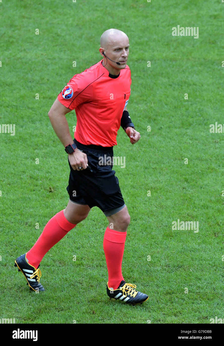Lille, France. 26th June, 2016. Referee Szymon Marciniak of Poland during the UEFA EURO 2016 Round of 16 soccer match between Germany and Slovakia at the Pierre Mauroy stadium in Lille, France, 26 June 2016. Photo: Peter Kneffel/dpa/Alamy Live News Stock Photo
