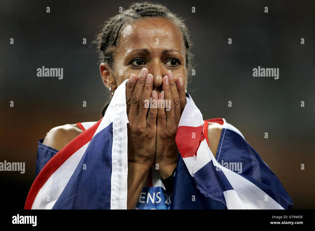 Kelly holmes olympics wins gold hi-res stock photography and images - Alamy