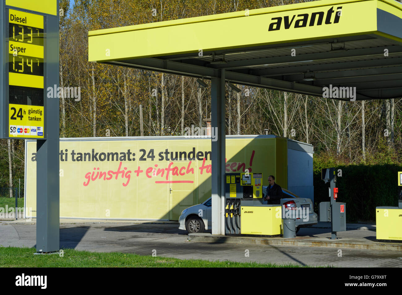 Self-service gas station ( Tankomat ) Avanti, Wolfsthal, Austria, Niederösterreich, Lower Austria, Donau Stock Photo