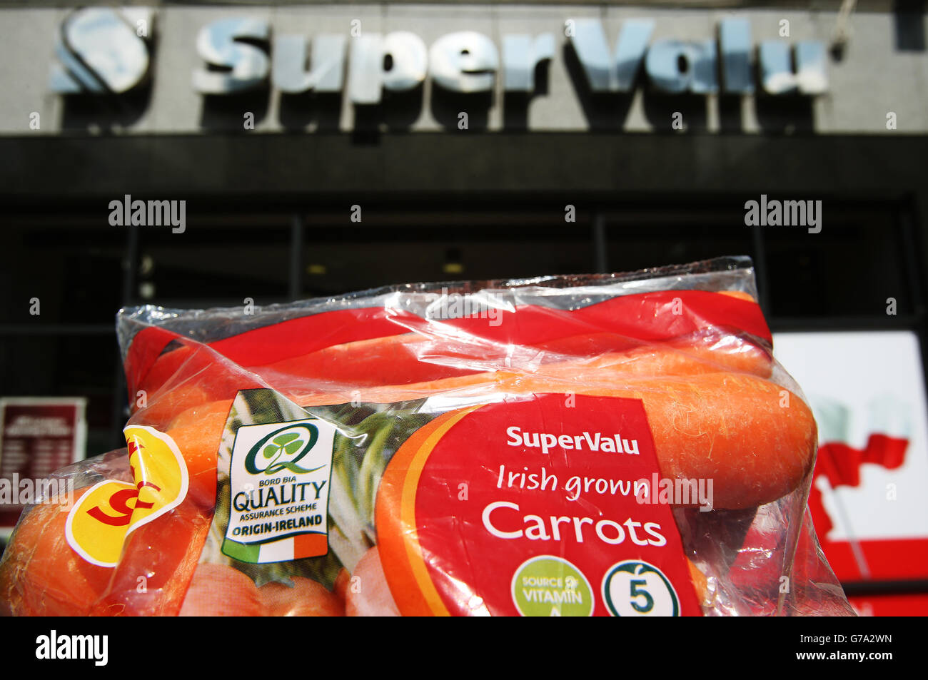A bag of Supervalu Irish grown carrots outside a SuperValu store on Talbot Street, Dublin. Leading supermarket chain SuperValu has confirmed it ordered all stores to remove Israeli carrots from their shelves. Despite insisting it has not enforced a boycott of goods from the country, an email instruction was sent to all 232 stores last Friday saying the Chantenay variety must not be sold. Stock Photo