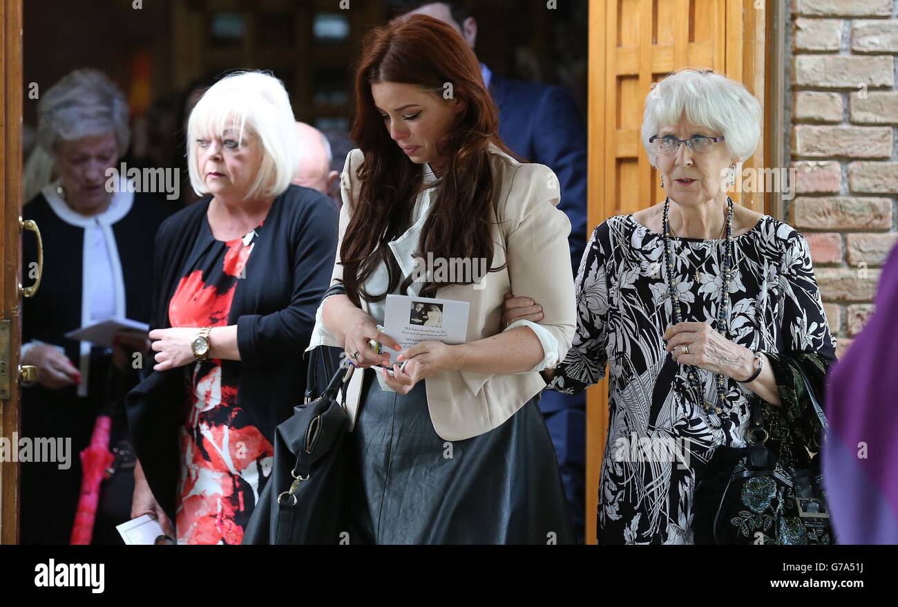 Jj murphys wife mary right leaves st brigids catholic church hires