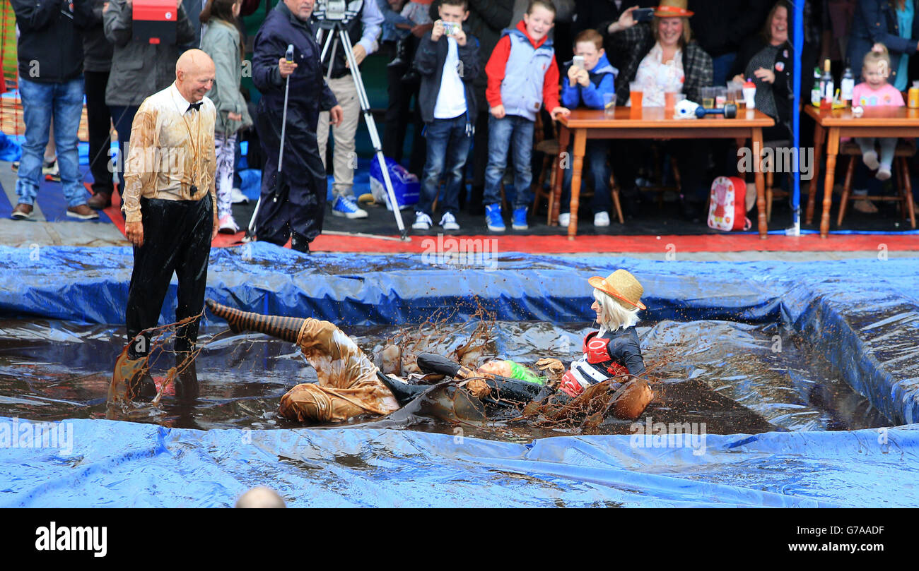 World Gravy Wrestling Championships Stock Photo Alamy