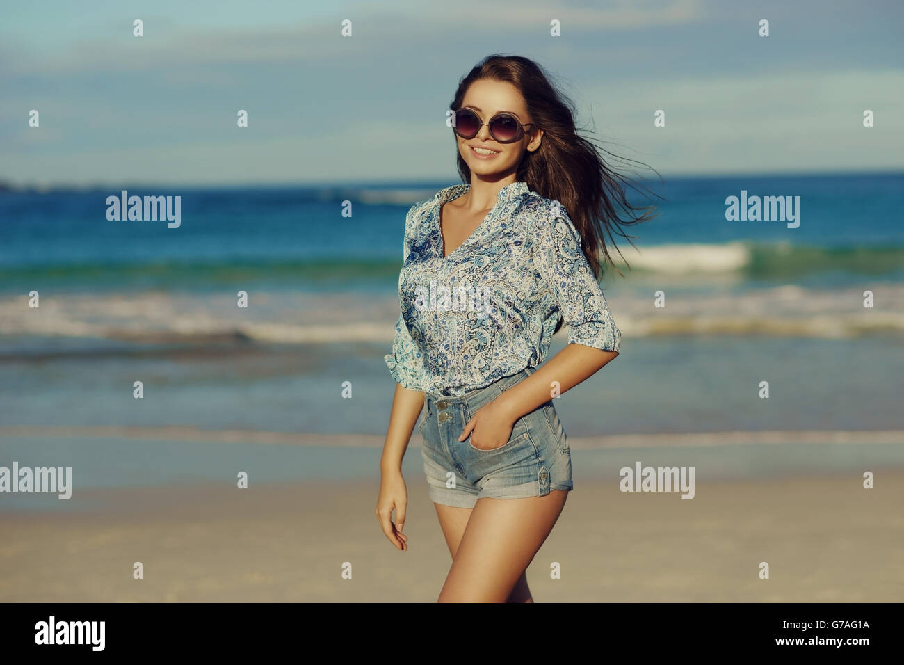 stylish girl at beach Stock Photo - Alamy