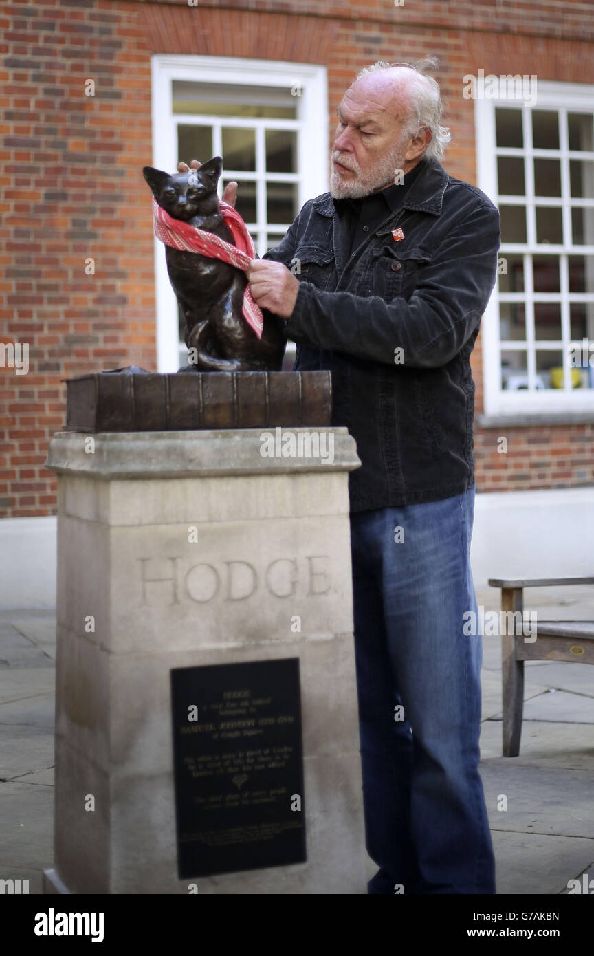 Talking Statues launch Stock Photo Alamy