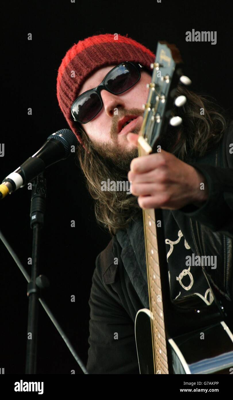 Badly drawn boy 2004 hi-res stock photography and images - Alamy