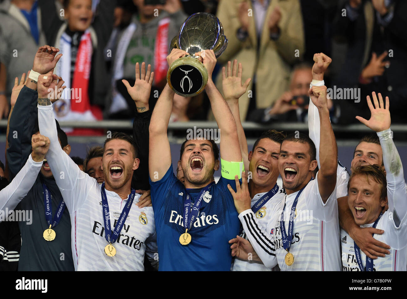Iker Casillas Trophy Hi res Stock Photography And Images Alamy iker-casillas-trophy-hi-res-stock-photography-and-images-alamy