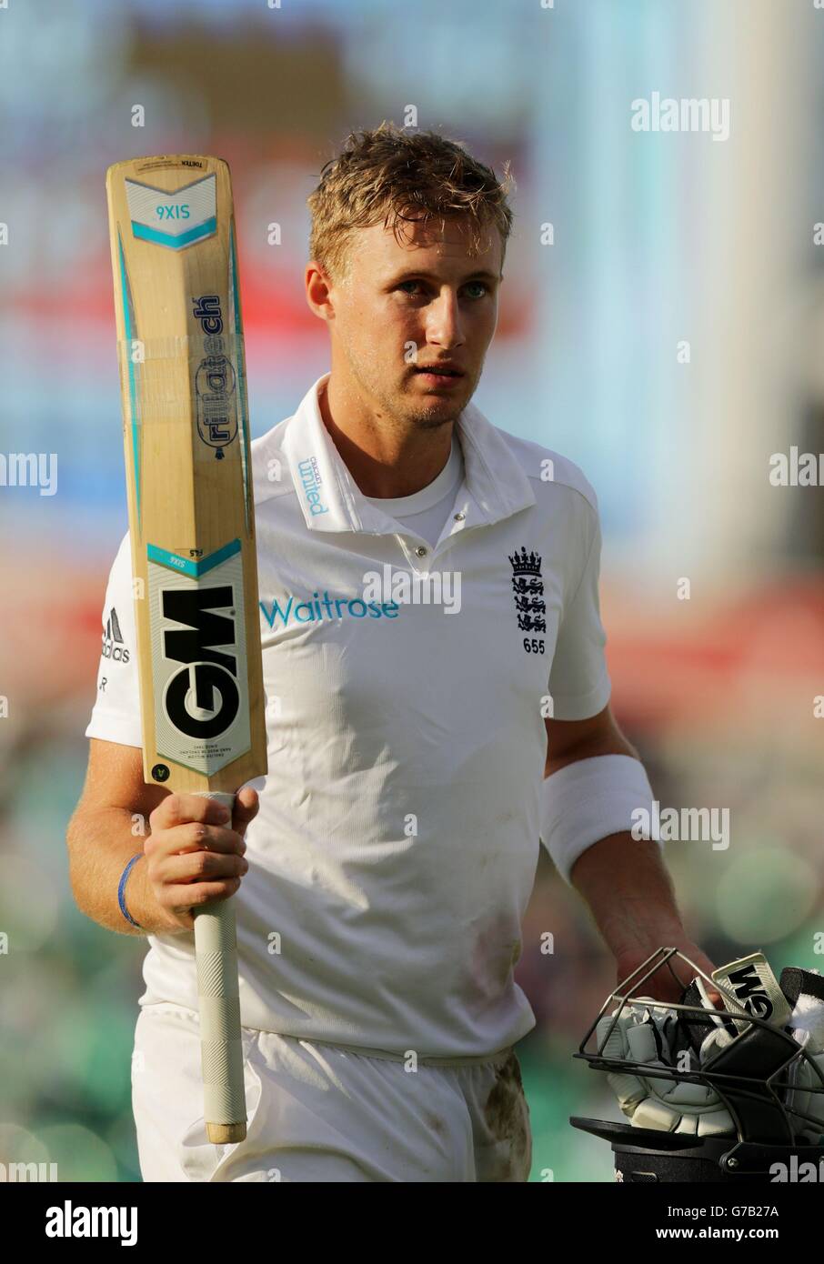 England's Joe Root leaves the field at the close of play after scoring 92 not out during the Fifth Test at The Kia Oval, London. Stock Photo