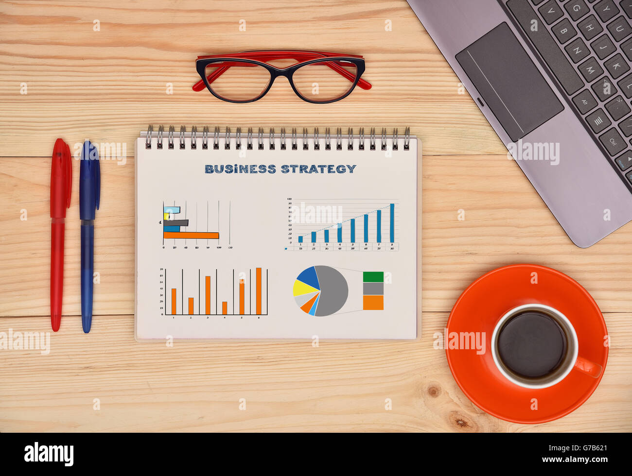 Strategy table hi-res stock photography and images - Alamy