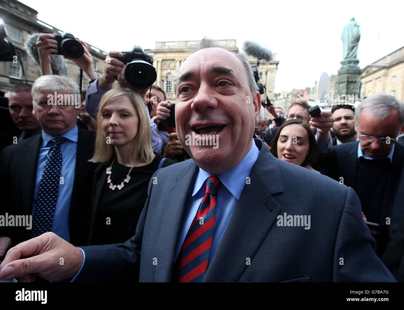 Scottish First Minister Alex Salmond meets with Scots and other European citizens to celebrate European citizenship and 'Scotland's continued EU membership with a Yes vote' at Parliament Square in Edinburgh. Stock Photo