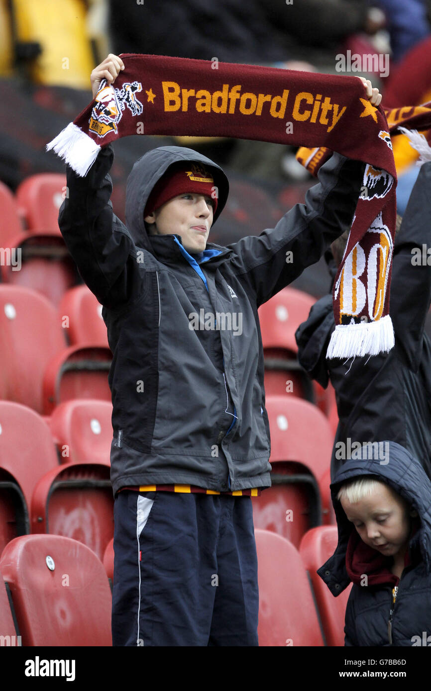 Soccer - Sky Bet League One - Bradford City v Yeovil Town - Coral Windows Stadium Stock Photo