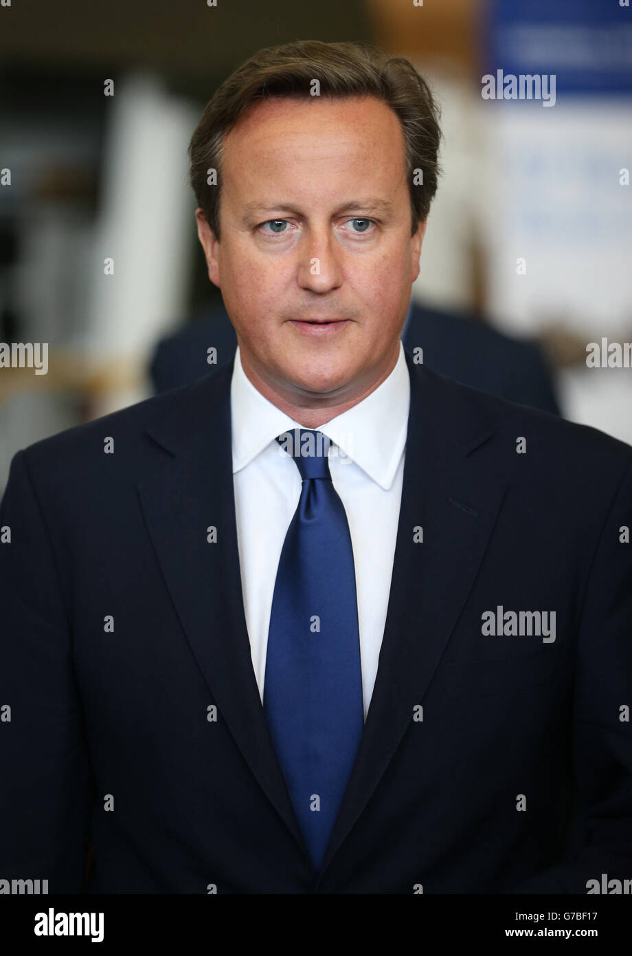 Prime minister david cameron visit general dynamics facility in