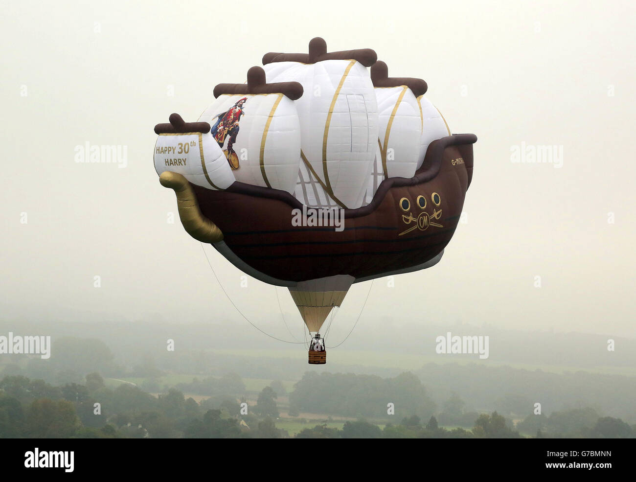 Подъем аэростата прекращается когда. Воздушный шар необычной формы. Корабль воздушный шар. Воздушные шары и дирижабли. Воздушный шар дирижабль.