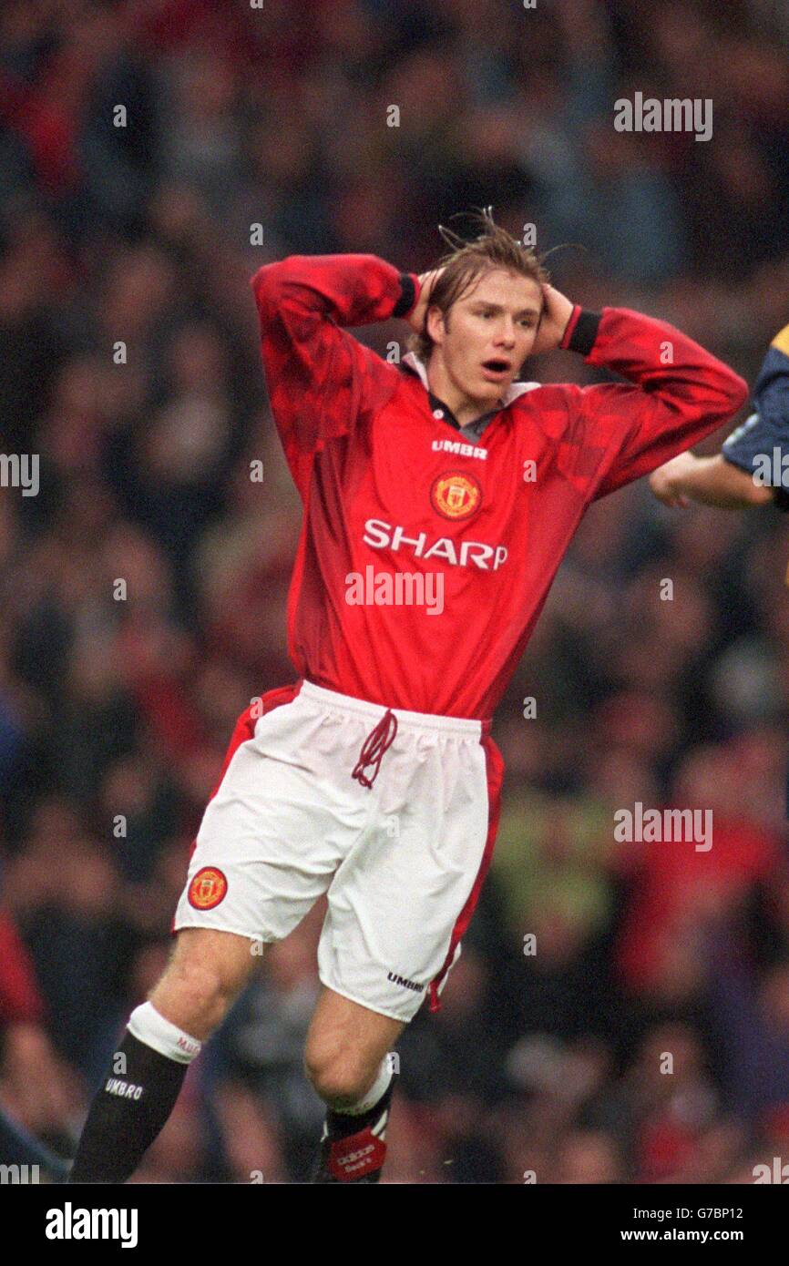 Soccer - Carling Premier League - Manchester United v Arsenal