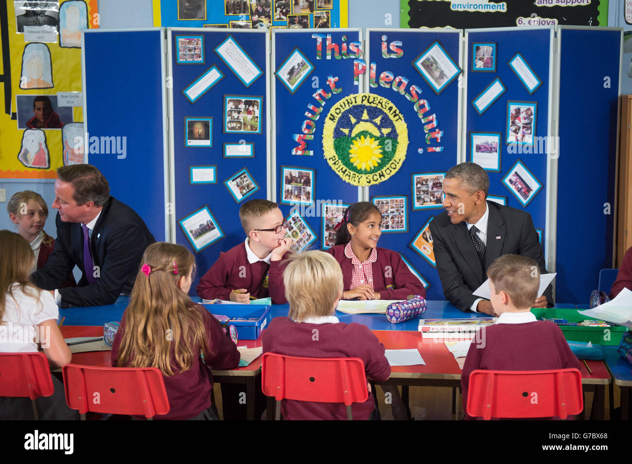 US President Barack Obama and British Prime Minister David Cameron meet children at Mount Pleasant Primary School in Newport, Wales, before attending a two-day NATO summit at Celtic Manor Resort. Stock Photo
