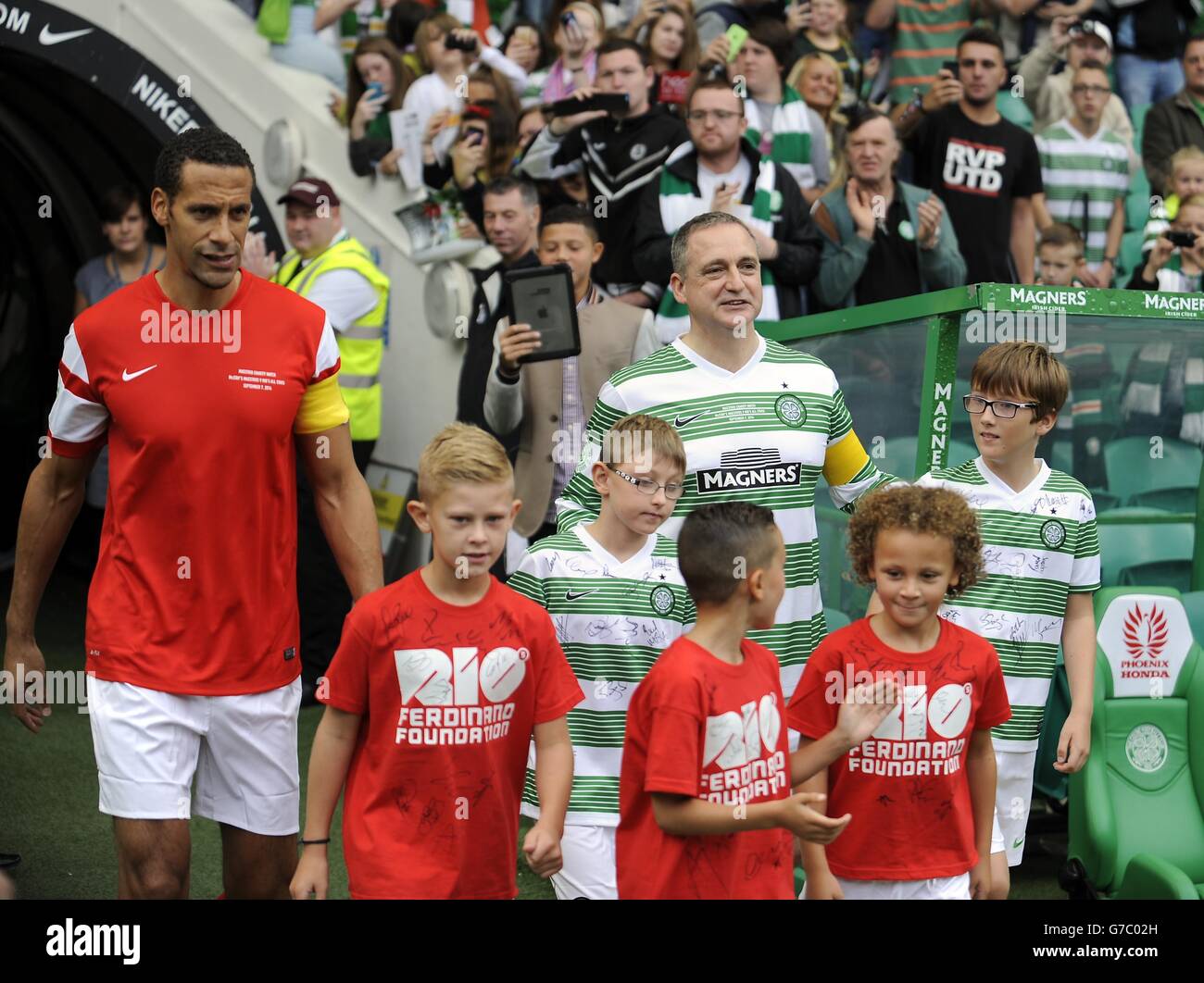 Soccer - Charity Match - McStay's Maestros v Rio's All Stars - Celtic Park Stock Photo