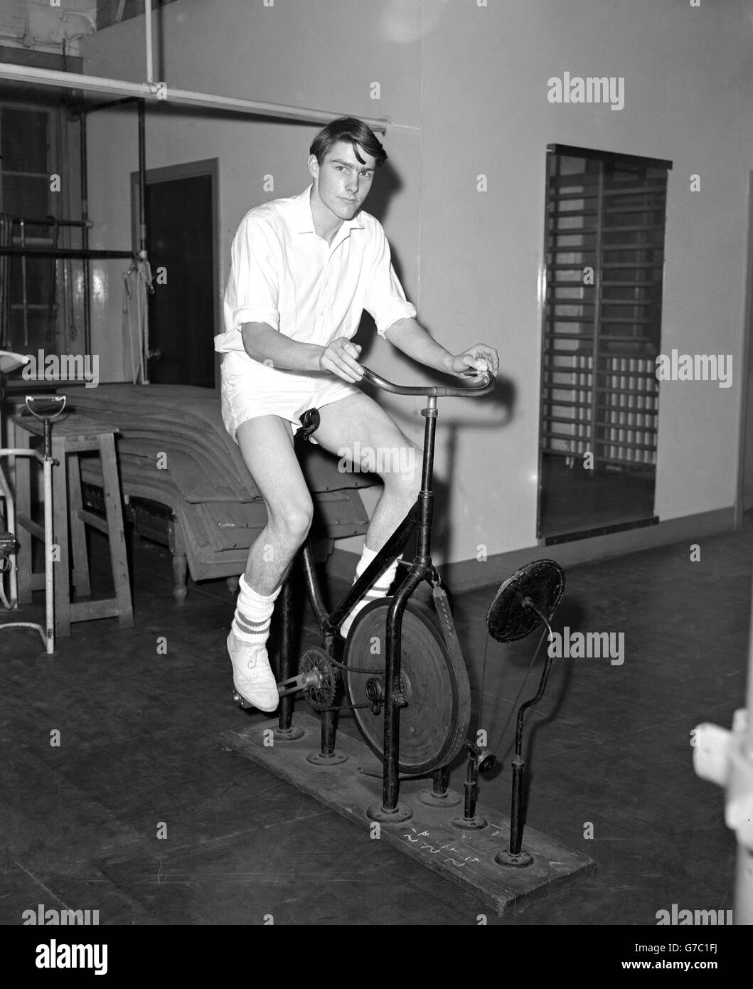 Cricket - Middlesex Players Gym Training Session - Paddington Hospital Rehabilitation Centre, London. Bob Herman is seen working out. Stock Photo