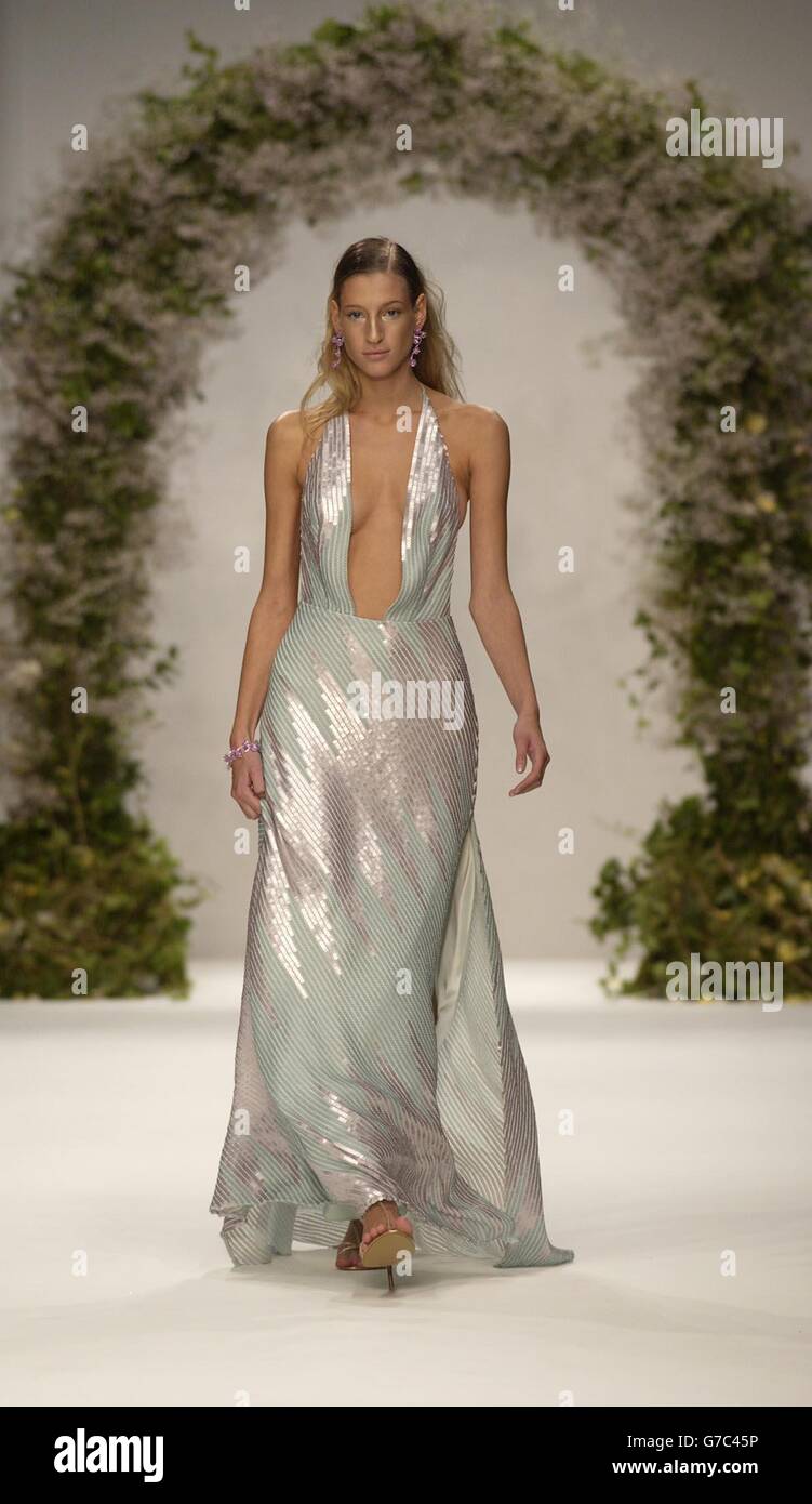 Fashion catwalk lfw2004 model modelling halter neck silver dress hi-res  stock photography and images - Alamy