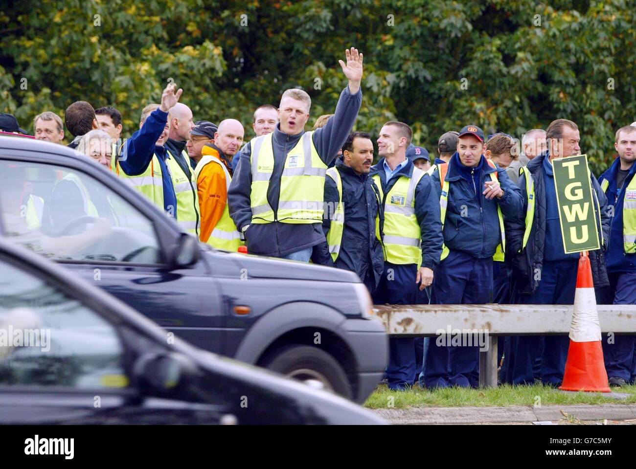 Baggage Handler Strike Stock Photo Alamy