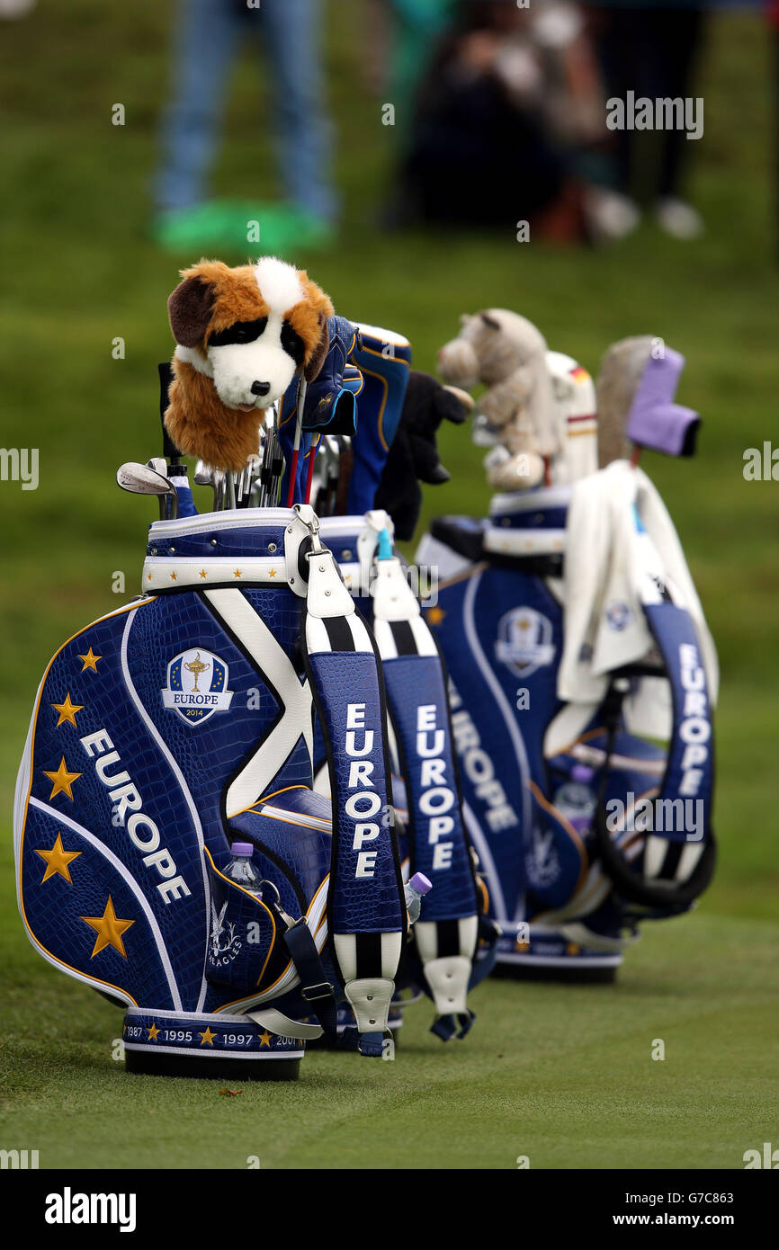 Animal club head cover in a team Europe bag during a practice session at Gleneagles Golf Course, Perthshire. Stock Photo