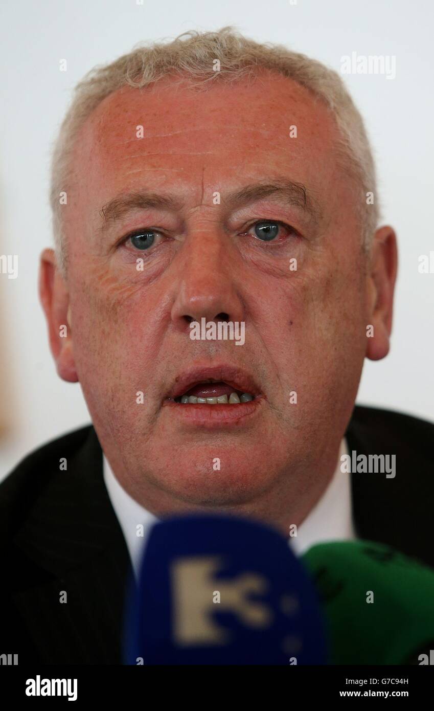 Assistant Garda Commisioner John O'Mahoney speaking to the media following the apprehension of the yacht Makayabella which is being held in Haulbowline naval base, Cobh, Co Cork after the Irish Navy intercepted the vessel suspected of carrying around 80 million euro (£62.5 million) worth of cocaine 200 nautical miles off Mizen Head. Stock Photo