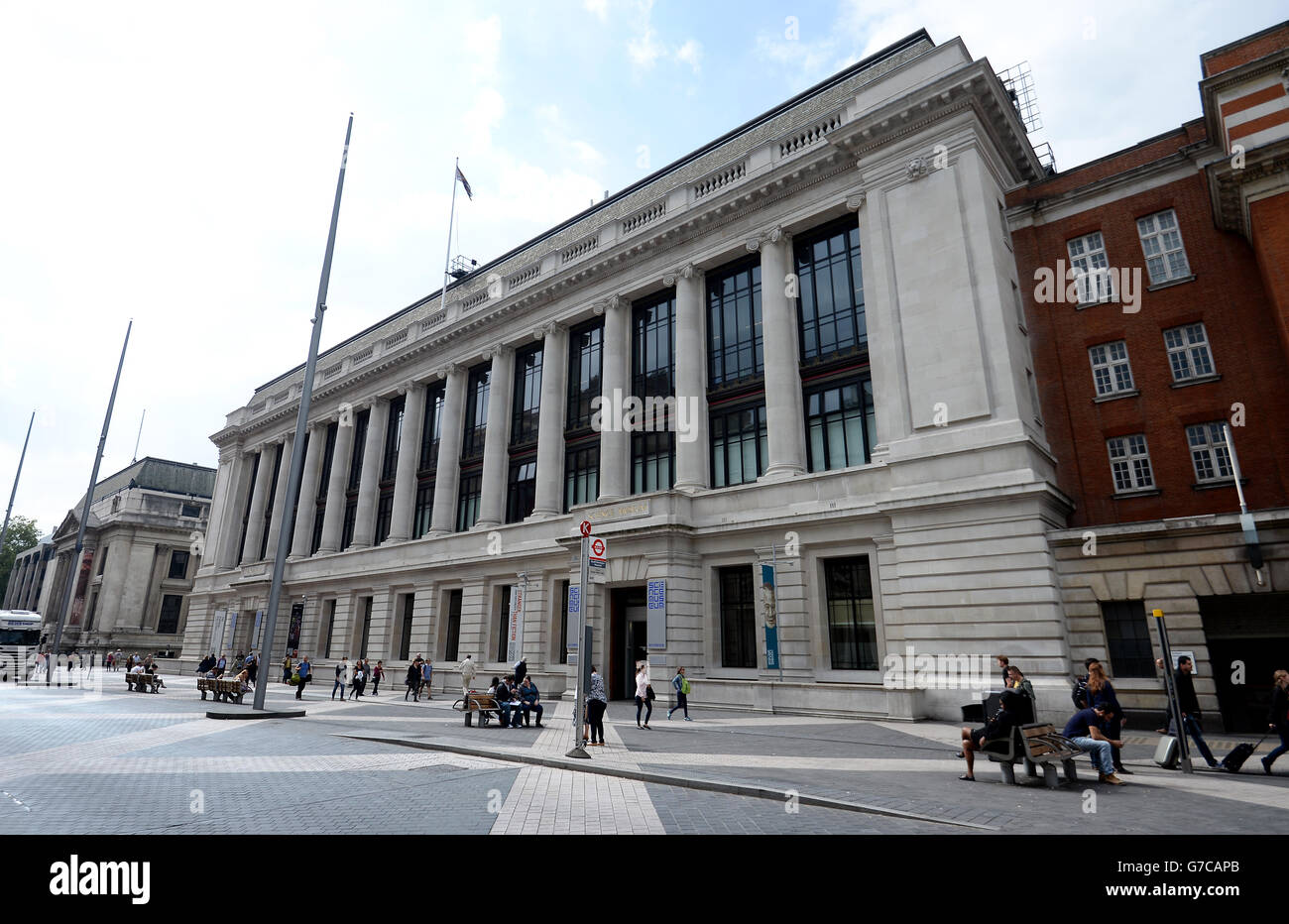 Science museum in exhibition road hi-res stock photography and images ...