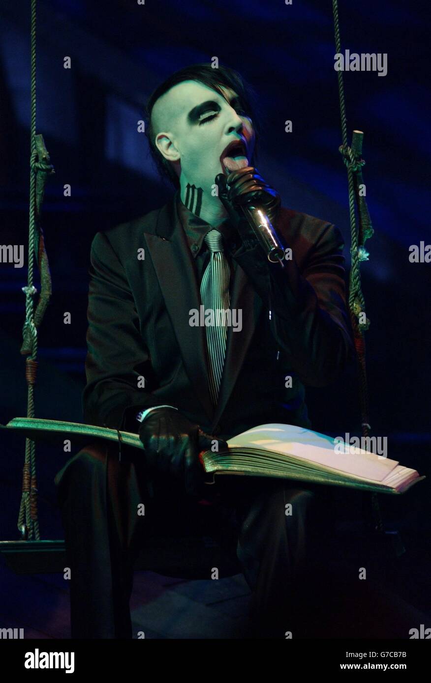 American rock singer Marilyn Manson on stage during the 'MTV Icon of 2004' tribute to 1980s goth rock band The Cure - the event honouring their significant contribution to music, music video and pop culture after a 25 year career - held at the Old Billingsgate Market in London. Stock Photo