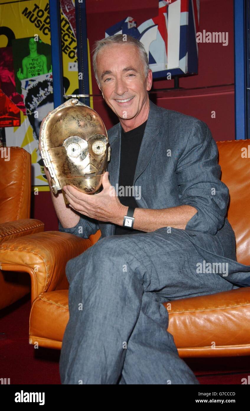 Actor Anthony Daniels - C3P0 in Star Wars - during his guest appearance on MTV's TRL - Total Request Live - show, at the new studios in Leicester Square, central London. Stock Photo