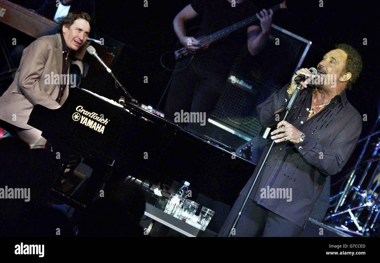 Jools Holland & Tom Jones at the Carling Apollo Stock Photo Alamy