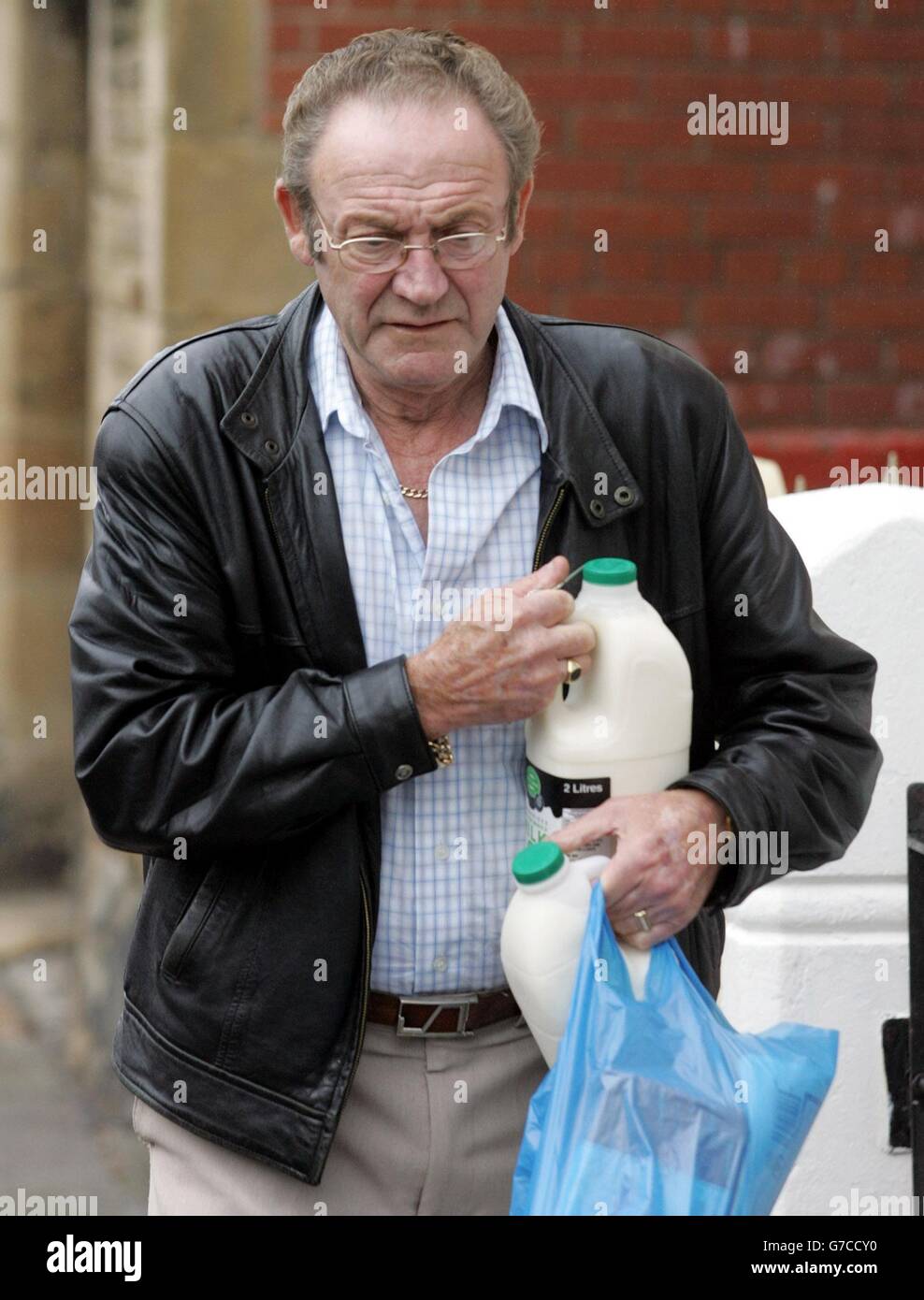 Stanley Bigley returns from the shops Stock Photo