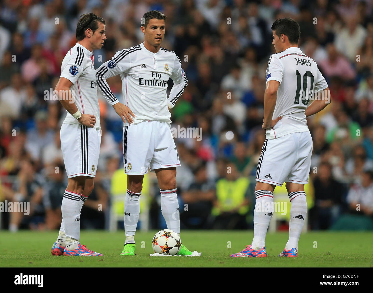 Cristiano ronaldo and james rodriguez hi-res stock photography and images -  Alamy, image size:1300x1022