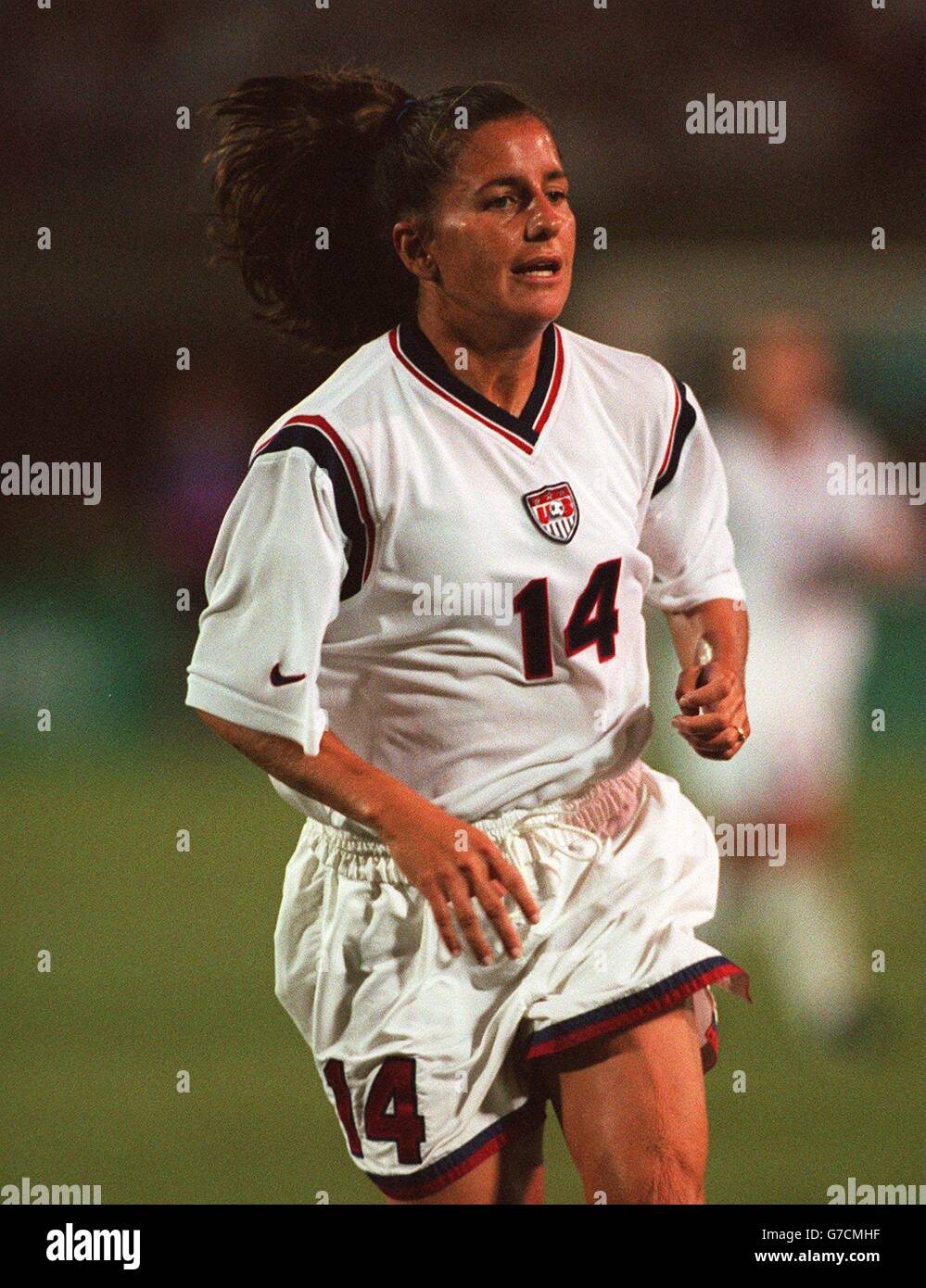 International Soccer ...Womans Football ... USA  v China ...  Alanta Olympic 1996 Stock Photo