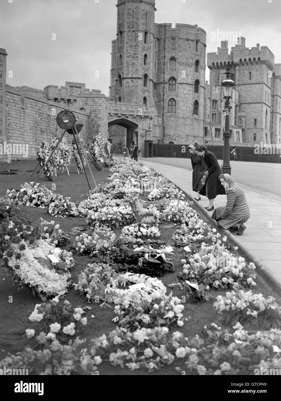 Royalty - Queen Mary Funeral - Wreaths - St George's Chapel, Windsor Stock Photo