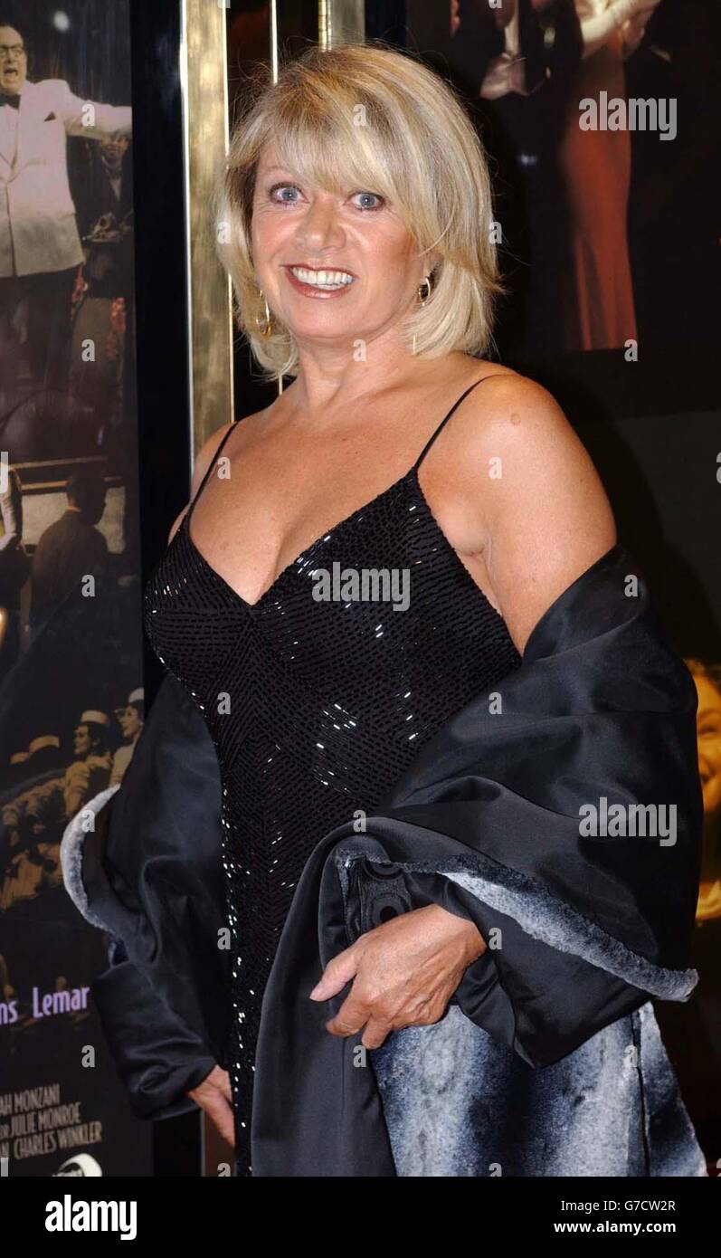 Elaine Paige arrives for the UK charity premiere of De-Lovely - a musical portrait of American composer Cole Porter - at the Empire Leicester Square in central London, in aid of Crusaid/Theatre Cares. Stock Photo