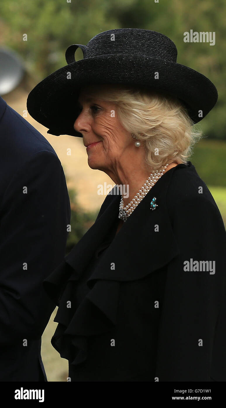 Dowager Duchess Of Devonshire Stock Photos & Dowager Duchess Of Devonshire Stock Images Alamy