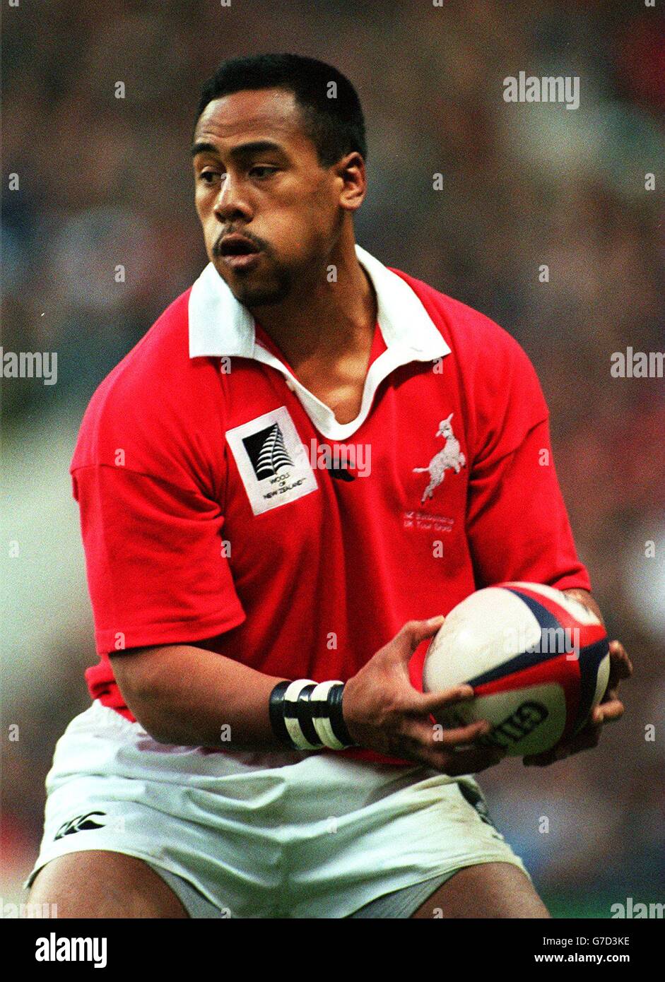 Jonah Lomu of New Zealand on the charge during the Rugby World Cup... Photo d'ac