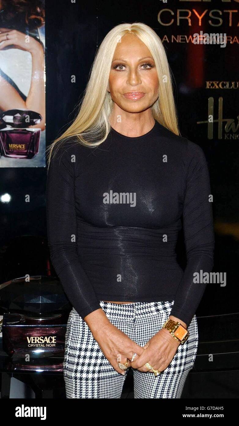 Fashion designer Donatella Versace during the launch her new fragrance Crystal Noir, today Friday 8 October 2004, held at Harrods in central London. Stock Photo