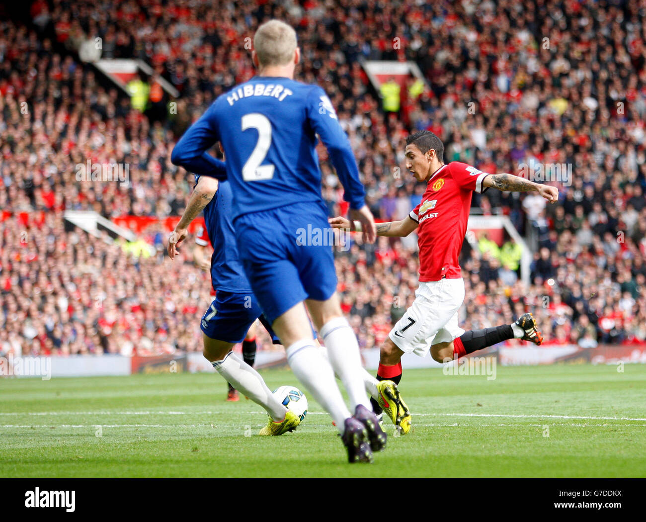 Soccer - Barclays Premier League - Manchester United v Everton - Old Trafford. Manchester United's Angel Di Maria scores his opener Stock Photo