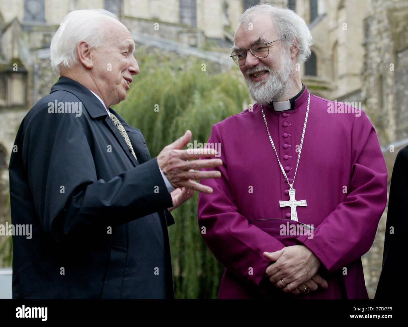 The President of Hungary, His Excellency Ferenc Madl (left) meets the Archbishop of Canterbury Dr Rowan Williams at Canterbury Cathedral, Kent, as part of the Canterbury festival celebrations. The President was visiting as part of the year long celebration of Hungarian Culture in the UK called 'Magyar Magic' - Hungary in focus 2004. Stock Photo