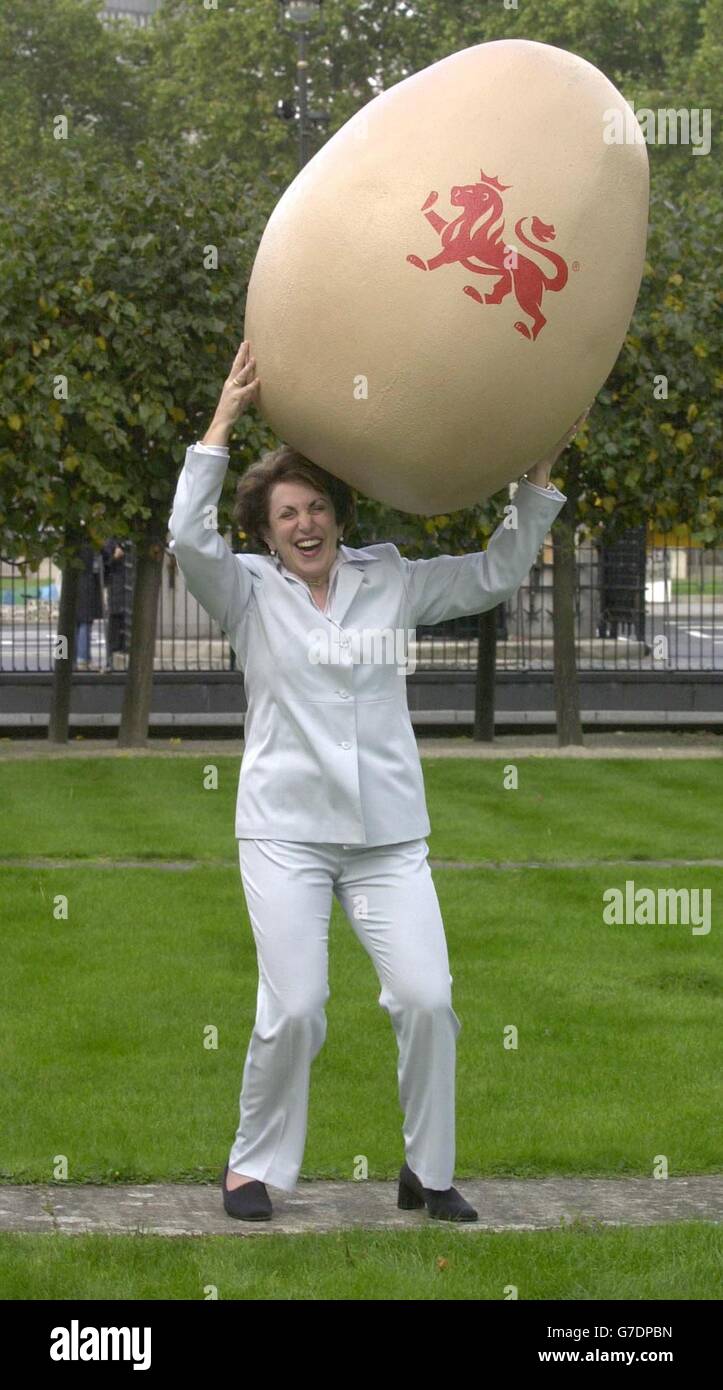 Edwina Currie British Egg Week Stock Photo Alamy